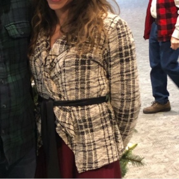 5th Culture Jackets & Blazers - Plaid 5th Culture wrap jacket